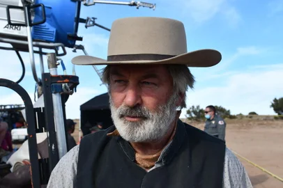 (FILES) This handout image courtesy of Santa Fe County Sheriff's Office released April 25, 2022 and part of the investigative files, shows actor Alec Baldwin being processed after the death of cinematographer Halyna Hutchins at the Bonanza Creek Ranch in Santa Fe, New Mexico, October 21, 2022. Alec Baldwin has been charged with manslaughter over the deadly shooting on the set of western film "Rust," according to a court document filed on January 19, 2024. The US actor was charged previously over the October 2021 death of cinematographer Halyna Hutchins, but the charges were dropped. (Photo by Santa Fe County Sheriff's Office / AFP) / RESTRICTED TO EDITORIAL USE - MANDATORY CREDIT "AFP PHOTO / Santa Fe County Sheriff's Office / HANDOUT " - NO MARKETING - NO ADVERTISING CAMPAIGNS - DISTRIBUTED AS A SERVICE TO CLIENTSEditoria: ACELocal: Santa FeIndexador: -Secao: accident (general)Fonte: Santa Fe County Sheriff's OfficeFotógrafo: Handout<!-- NICAID(15659904) -->