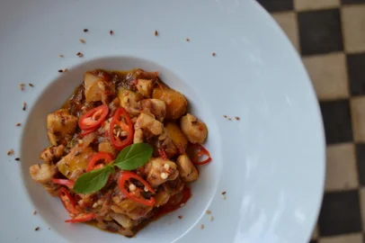 KAENG PHED GAI (FRANGO AO CURRY VERMELHO)<!-- NICAID(11605773) -->