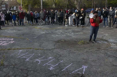 COLUMBUS, OH - APRIL 21: Hana Abdur-Rahim presides over a vigil for MaKhia Bryant on April 21, 2021 in Columbus, Ohio. The 16-year-old Black girl was shot and killed by police who had been called to the scene of a disturbance.   Stephen Zenner/Getty Images/AFP (Photo by Stephen Zenner / GETTY IMAGES NORTH AMERICA / Getty Images via AFP)<!-- NICAID(14764042) -->