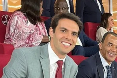 Kaká, Cafu, Roberto Carlos e Ronaldo assistindo ao jogo da Seleção Brasil no Catar, em 28.11.2022<!-- NICAID(15290187) -->