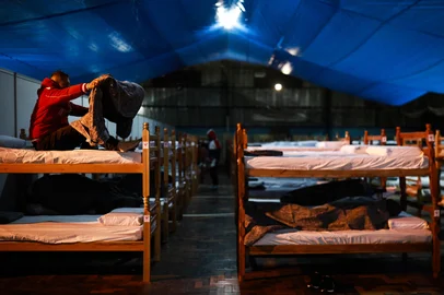Porto Alegre, RS, Brasil, 29-05-2025: Abrigo começa a receber moradores em situação de rua em Porto Alegre. Foto: Renan Mattos / Agência RBS<!-- NICAID(16048867) -->