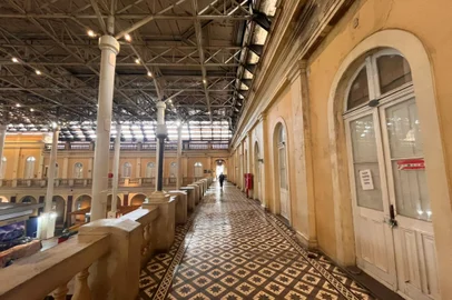 Leilão de 12 lojas no Mercado Público de Porto Alegre<!-- NICAID(15888799) -->