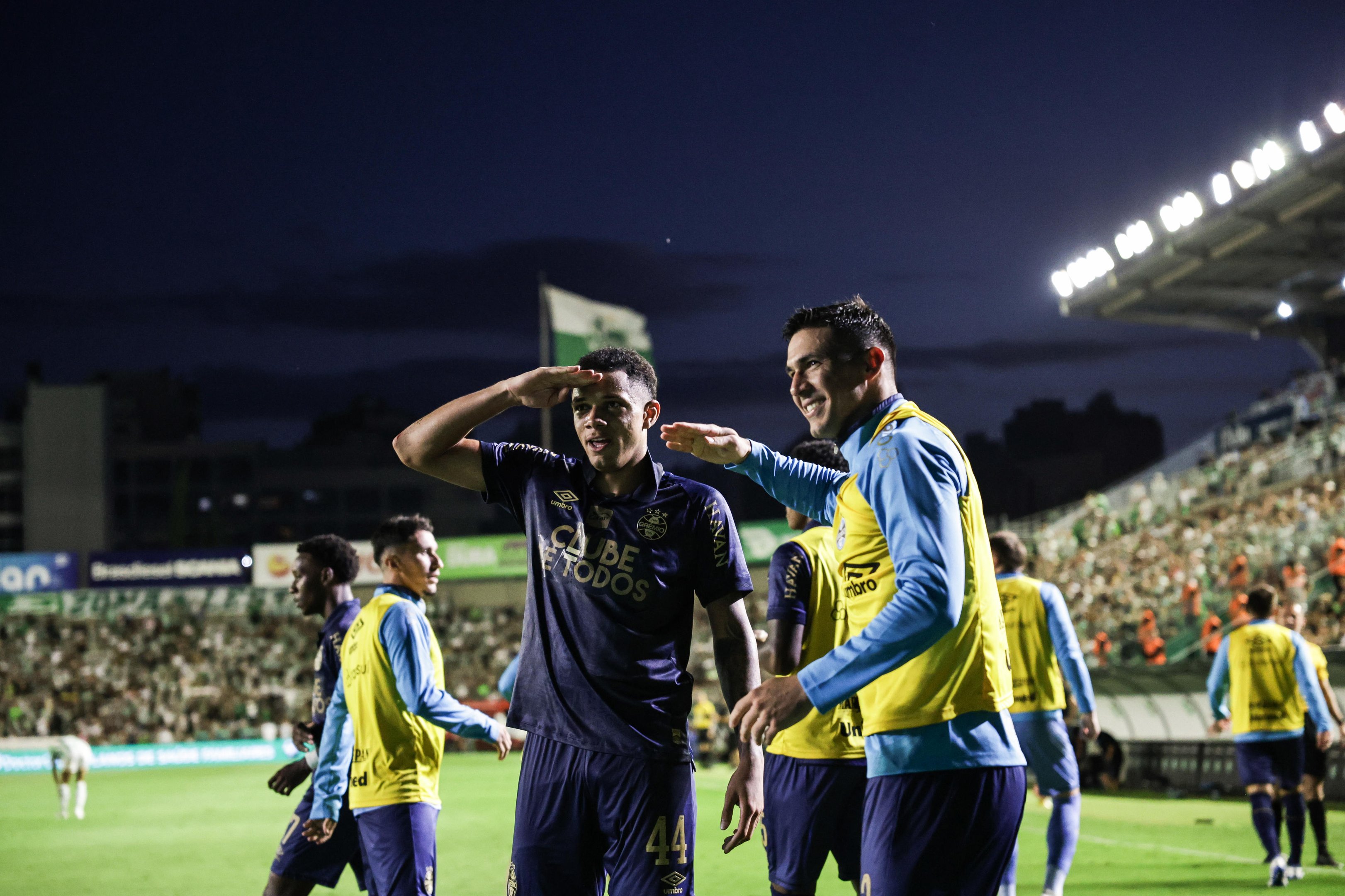 Zagueiro enfileira chances no Gauch&atilde;o e ganha espa&ccedil;o na hierarquia do Gr&ecirc;mio