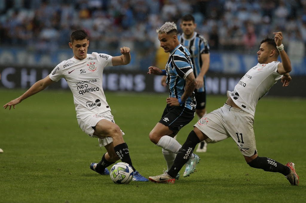 Ferreira justifica derrota do Grêmio para o Corinthians: Faltou sorte