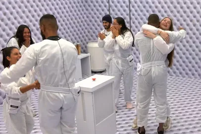 Globoplay / Reprodução Quarto branco bbb 26<!-- NICAID(16203029) -->