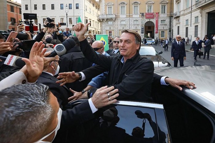 Bolsonaro Descumpre Recomendacao E Caminha Sem Mascara Pelas Ruas De Roma Gzh