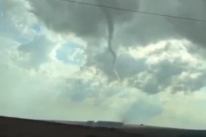 Rafael Bolacha / / Reprodução O Paraná registrou o terceiro tornado em apenas três dias.<!-- NICAID(16364651) -->