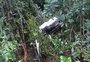 Homem joga carro em barranco na RS-040 para escapar de sequestro-relâmpago