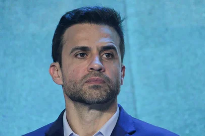 Oficialização da candidatura de Pablo Marçal à Prefeitura de São PauloSP - CONVENÇÃO/PRTB/ PABLO MARÇAL - POLÍTICA - Convenção partidária do PRTB e anúncio oficial da candidatura de Pablo Marçal à prefeitura de São Paulo, realizada   no espaço Max Arena, no bairro da Mooca, zona leste de São Paulo, neste domingo (04).   04/08/2024 - Foto: GABRIEL SILVA/ATO PRESS/ESTADÃO CONTEÚDOEditoria: POLÍTICALocal: SÃO PAULOIndexador: GABRIEL SILVAFonte: Ato PressFotógrafo: ATO PRESS<!-- NICAID(15851521) -->