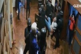 Invasão de policiais equatorianos à Embaixada do México, em Quito