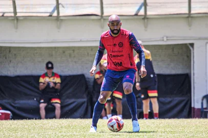 Vitor Soccol / Vitor Soccol Caxias realizou o primeiro-jogo da pré-temporada, contra o Sindicato dos Atletas, no Centenário.<!-- NICAID(16181718) -->