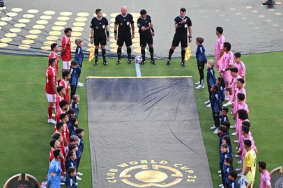 Teams face off before the Club World Cup 2025 Group A football match between Egypt's Al-Ahly and US Inter Miami at the Hard Rock stadium in Miami on June 14, 2025. (Photo by ROBERTO SCHMIDT / AFP)<!-- NICAID(16059891) -->