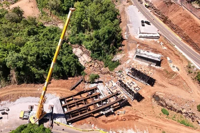 Com ajuste no cronograma, Dnit prevê entrega de dois viadutos na BR-470, na Serra, até abril de 2026.<!-- NICAID(16162808) -->