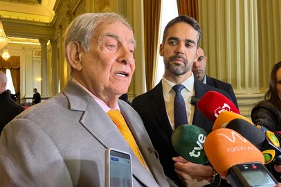 Presidente da Fiergs, Claudio Bier, e o governador do RS Eduardo Leite em coletiva de imprensa após reunião do setor industrial com o Estado.<!-- NICAID(16083233) -->