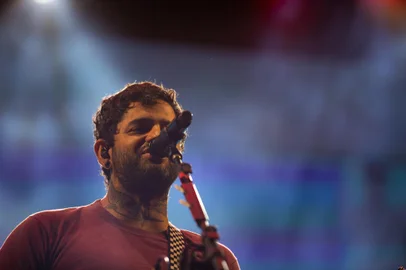 PORTO ALEGRE, RS, BRASIL, 18.11.2023: Fresno, Pitty e Emicida no Festival Turá, no Anfiteatro Pôr do Sol.<!-- NICAID(15601694) -->
