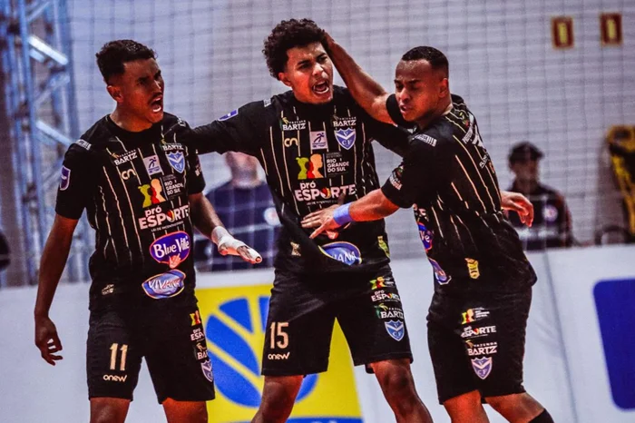 Ricardo Weschenfelder / Vélez Camaquã/Divulgação