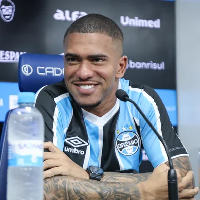 Apresentação Wagner Leonardo e Lucas EstevesRS - EVENTOS - 18/02/2025 - Apresentação Wagner Leonardo e Lucas Esteves - FOTO: CAROLINE MOTTA/GRÊMIO FBPA<!-- NICAID(15978794) -->