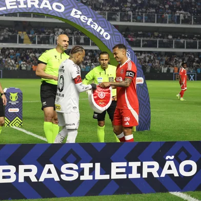 SANTOS, SP, BRASIL, 23-07-2025: Santos vs Internacional, pelo Brasileirão Série A 2025, na Vila Belmiro. Foto: Ricardo Duarte/SC Internacional/Divulgação<!-- NICAID(16086768) -->