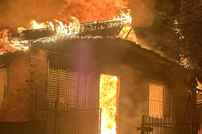 Alex Borgmann / Divulgação Incêndio atinge casa no bairro Planaltina, em Passo Fundo<!-- NICAID(15380114) -->