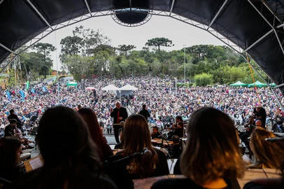 Neimar De Cesero / Agencia RBS CAXIAS DO SUL, RS, BRASIL, 28/09/2025. Queen – Um Legado Sinfônico encanta cerca de 11 mil pessoas no 18º Concerto da Primavera. (Neimar De Cesero/Agência RBS)Indexador: Neimar De Cesero<!-- NICAID(16134546) -->