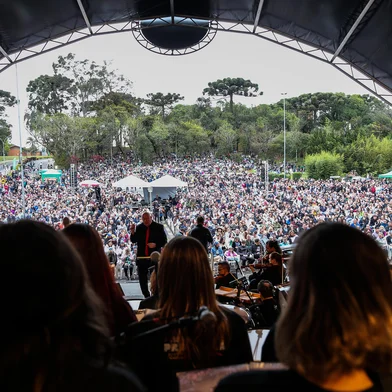 CAXIAS DO SUL, RS, BRASIL, 28/09/2025. Queen – Um Legado Sinfônico encanta cerca de 11 mil pessoas no 18º Concerto da Primavera. (Neimar De Cesero/Agência RBS)Indexador: Neimar De Cesero<!-- NICAID(16134546) -->