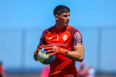 Rochet volta a treinar pelo Inter após servir à seleçao uruguaiaIndexador: ricardo duarte<!-- NICAID(15892663) -->