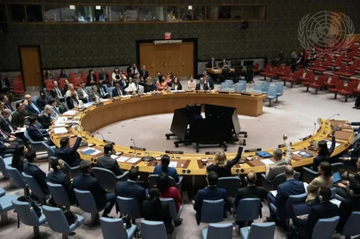 Security Council Meets on Non-proliferationThe Security Council votes on a draft resolution that was submitted by the Russian Federation and China. The draft resolution envisaged a technical six-month extension of Security Council resolution 2231, which endorsed the Iran nuclear deal, while simultaneously calling on all its participants to immediately resume negotiations in order to seek a diplomatic solution. The resolution received 4 votes in favour (Algeria, China, Pakistan, Russian Federation); 9 votes against (Denmark, France, Greece, Panama, Sierra Leone, Slovenia, Somalia, United Kingdom, United States); 2 abstentions (Guyana, Republic of Korea). The resolution was not adopted because it did not receive the required number of votes.A view of Council members voting against the resolution.Local: New YorkIndexador: Eric KanalsteinFonte: UN Photo<!-- NICAID(16133850) -->