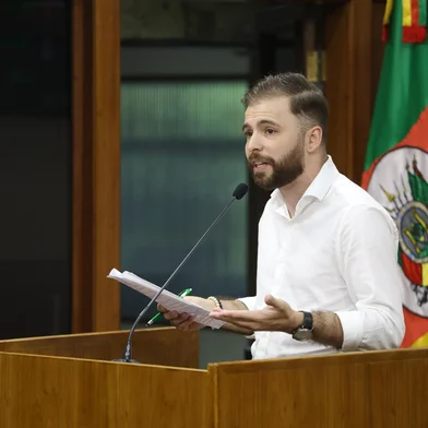 A admissibilidade do pedido da cassação do vereador Hiago Morandi (PL) foi arquivado pela maioria dos votos na sessão ordinária desta terça-feira (4), no entanto, o assunto não deve ser encerrado tão cedo.<!-- NICAID(15968876) -->