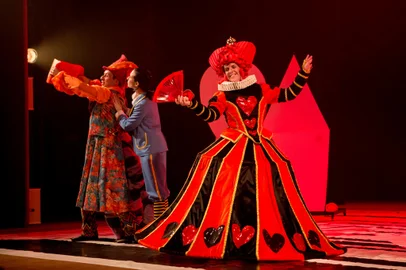 Divulgação do espetáculo infantil Alice - Além da Toca do Coelho.<!-- NICAID(14195023) -->