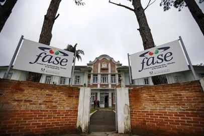 PORTO ALEGRE, RS, BRASIL, 31-10-2019: Imagens da FASE (Fundação de Atendimento Sócio-Educativo) na Avenida Padre Cacique, em Porto Alegre (FOTO FÉLIX ZUCCO/AGÊNCIA RBS, Editoria GDI).<!-- NICAID(14310460) -->