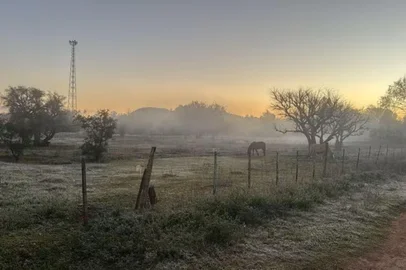 Em Santana do Livramento, na Fronteira Oeste, os termômetros marcaram -2,5ºC por volta das 7h15min em estação do Sistema de Monitoramento e Alertas Agroclimáticos (Simagro).<!-- NICAID(16288187) -->