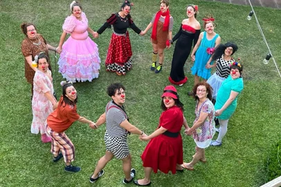 Apresentação do espetáculo Cabaré Fora da Casa, com Karla Concá, neste domingo, às 19h30min, em Garibaldi.<!-- NICAID(15321082) -->