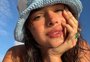 "Sou um tanto romântica. Amo essa instituição falida que é o casamento", diz Bruna Marquezine