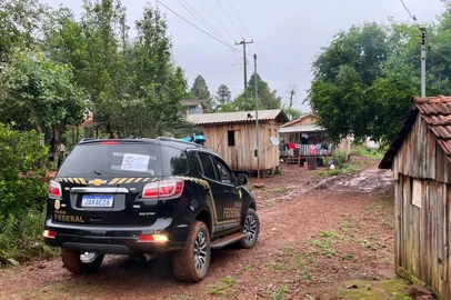 POLÍCIA FEDERAL DEFLAGRA OPERAÇÃO NA ÁREA INDÍGENA CACIQUE DOBLE <!-- NICAID(15584235) -->