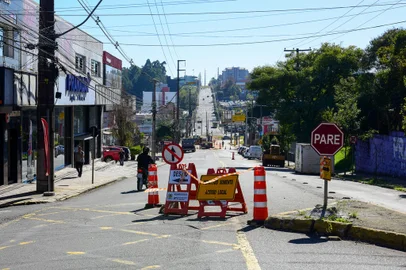 Bloqueio parcial na Rua Átilio Andreazza<!-- NICAID(15437400) -->