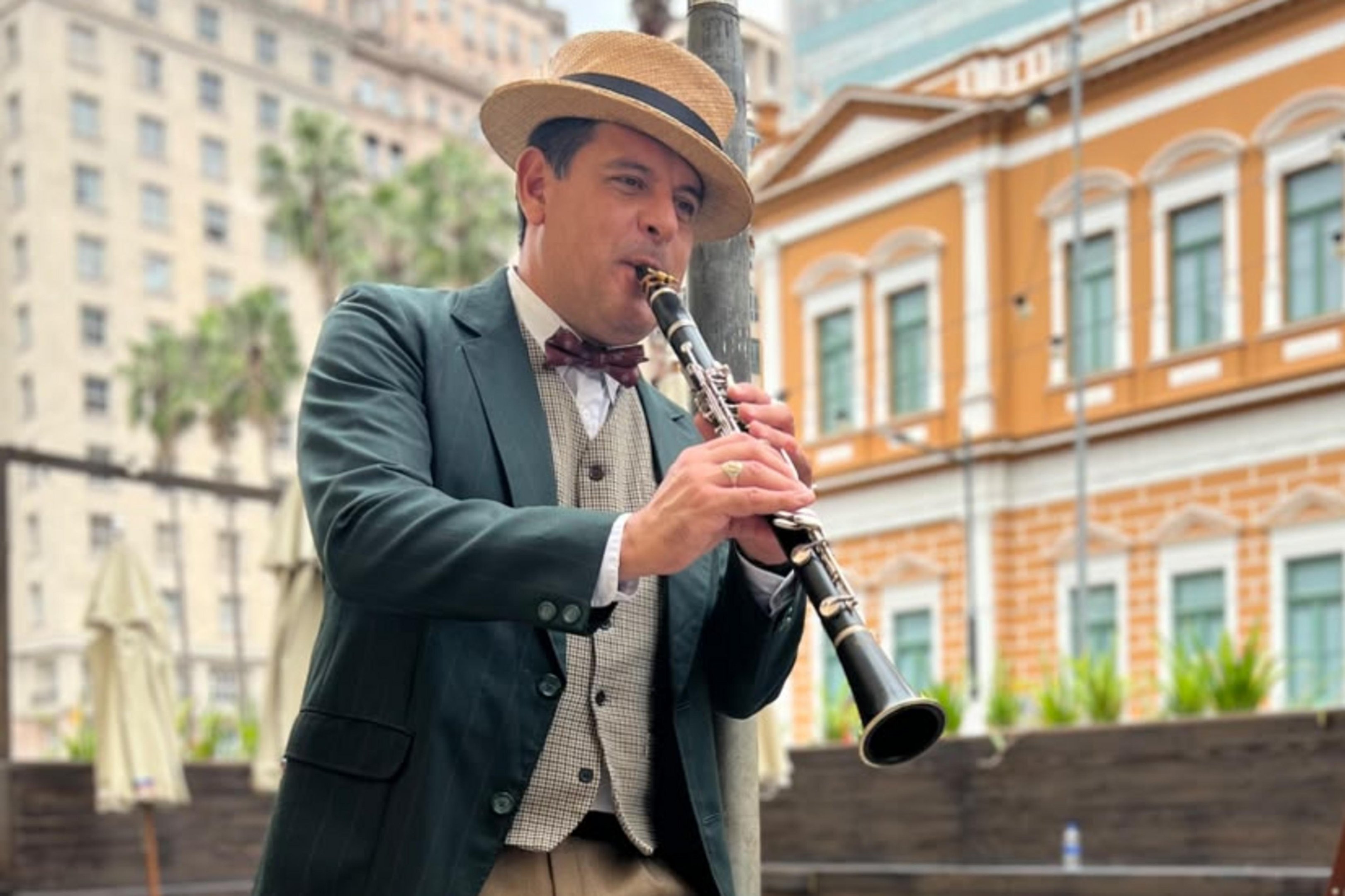 Clarinetista que virou patrimônio do bairro Moinhos de Vento receberá prêmio internacional