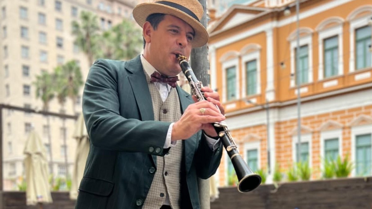 Clarinetista que virou patrimônio do bairro Moinhos de Vento receberá prêmio internacional