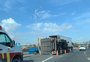 Caminhão tomba na BR-448 e causa congestionamento na chegada à Capital