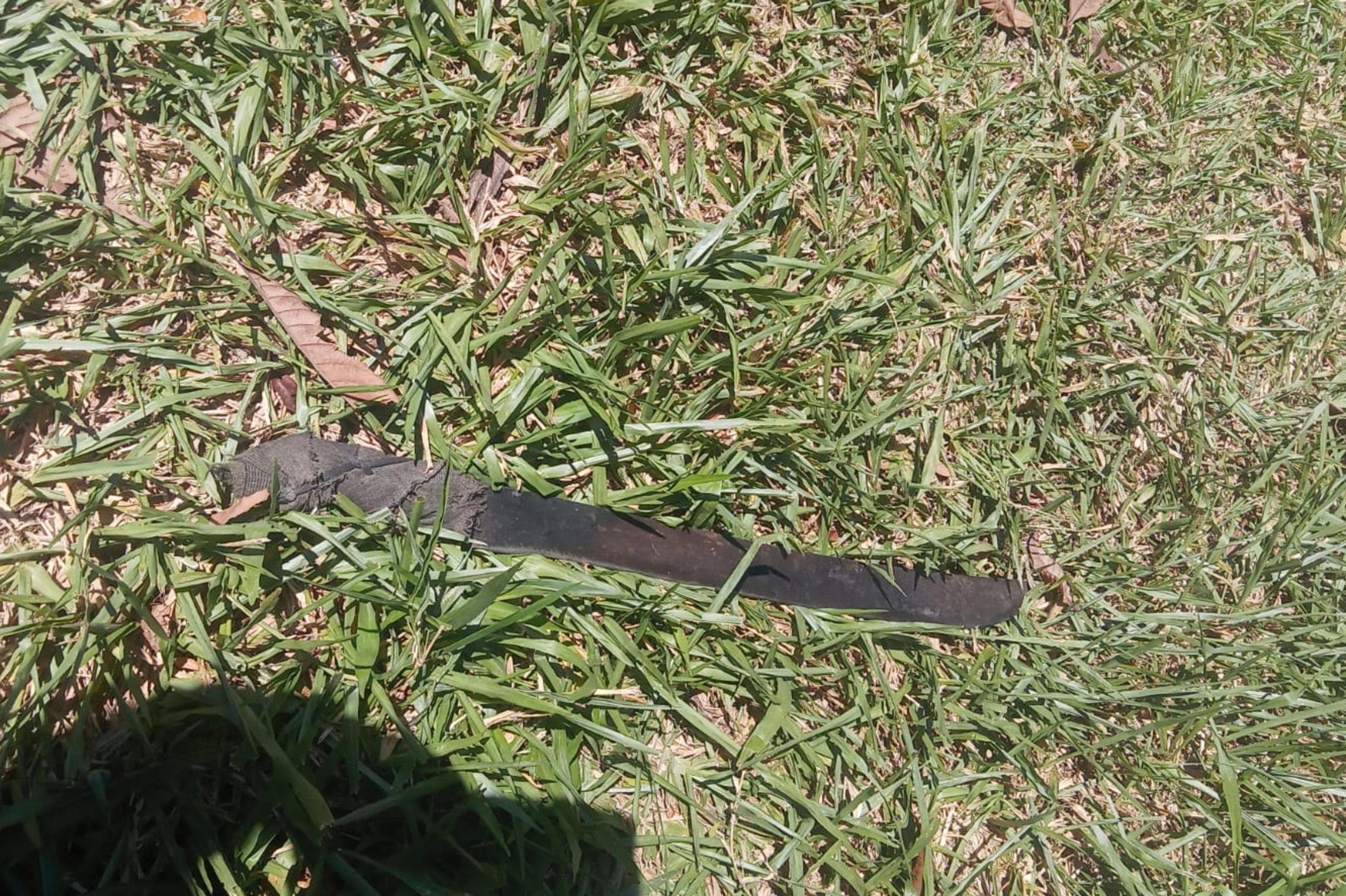 Homem em surto &eacute; morto ap&oacute;s ferir agentes de seguran&ccedil;a com fac&atilde;o em Viam&atilde;o, diz Brigada Militar