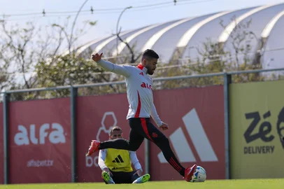 Bruno Tabata do Inter<!-- NICAID(16112565) -->