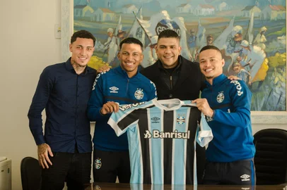 Futebol, Grêmio, Victor Bobsin, Darlan, Léo Chú
