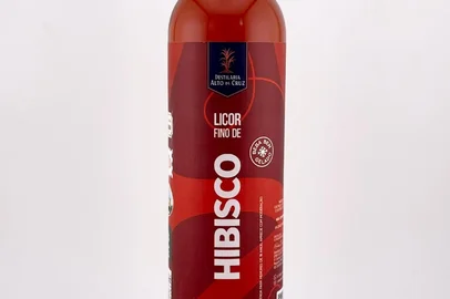 CANGUÇU. 14.09.2026. Licor de hibisco produzido em Canguçu conquista prata entre os melhores da América Latina. Imagens da Destilaria Alto da Cruz<!-- NICAID(16365150) -->