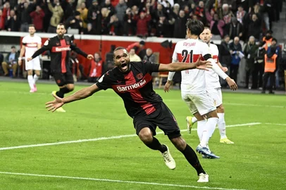 Jonathan Tah, futebol, Bayer Leverkusen