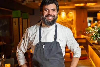 Rodrigo Bellora é premiado como Restauranter do Ano no Melhores da Gastronomia, em cerimônia de premiação da revista Prazeres da Mesa.No dia 26 de junho, a revista Prazeres da Mesa realizou em São Paulo a cerimônia de premiação do Melhores da Gastronomia 2024. Considerado o principal evento democrático da gastronomia brasileira, já que o voto é popular.<!-- NICAID(15801069) -->