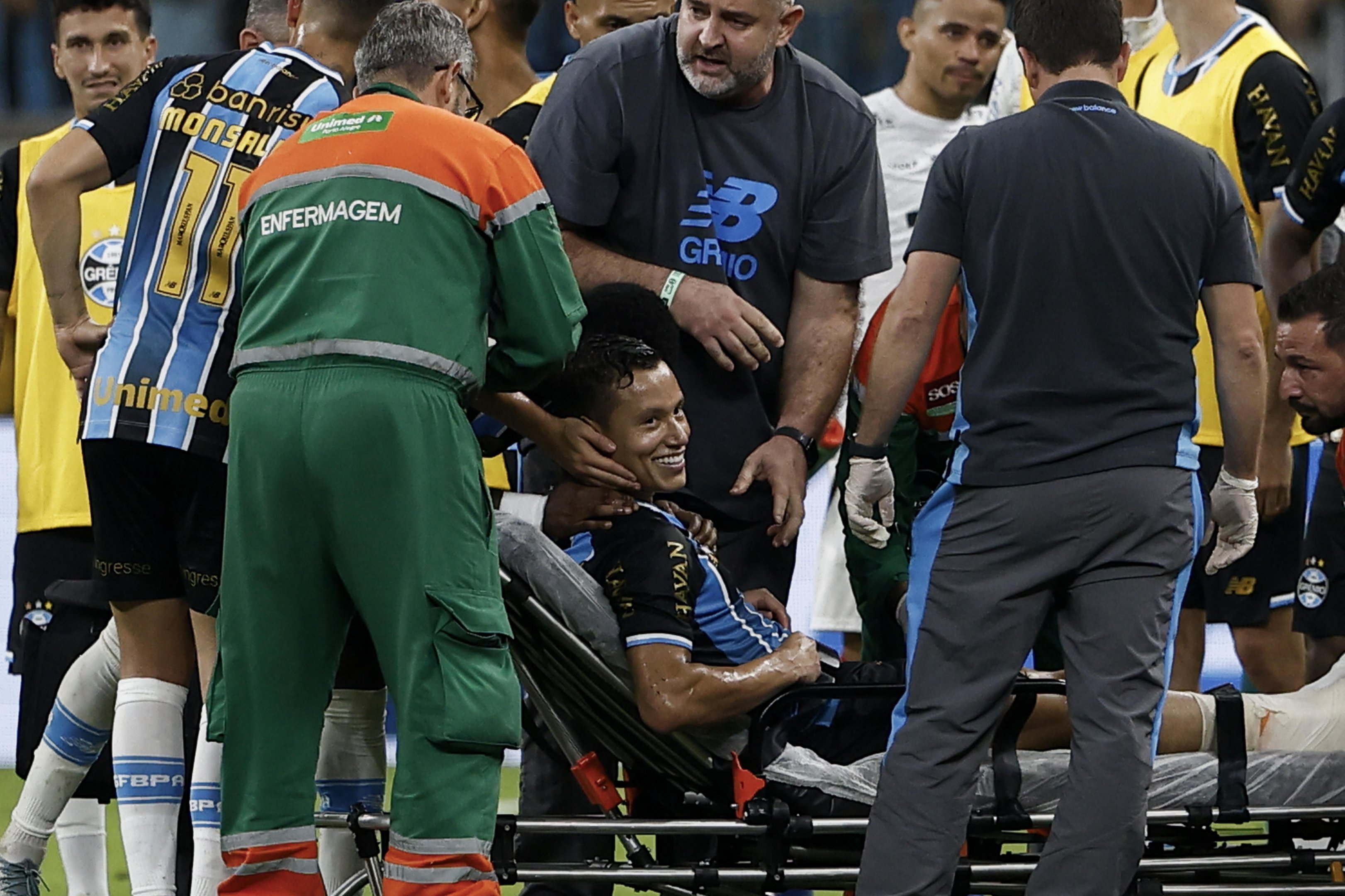 Marlon! Marlon! Marlon!