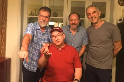 Os Quatro Paralamas<!-- NICAID(14758675) -->