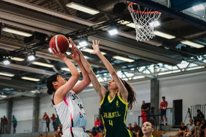 Brasil x Japão, basquete feminino, univers[iade