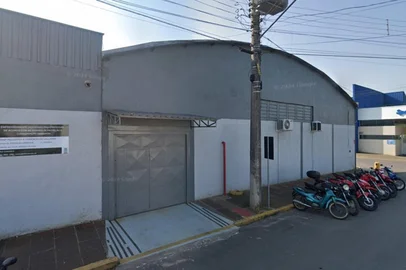 Calçadista que fabricava para a Arezzo fecha no RS. Rua Washington Luiz, 147, Parobe. <!-- NICAID(16136344) -->