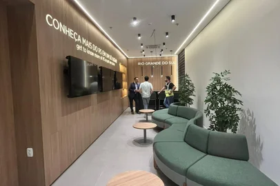 Setur / Divulgação A Secretaria de Turismo do Rio Grande do Sul (Setur) inaugura seu novo Centro de Atendimento ao Turista (CAT) no Aeroporto Internacional Salgado Filho, em Porto Alegre.<!-- NICAID(16168785) -->