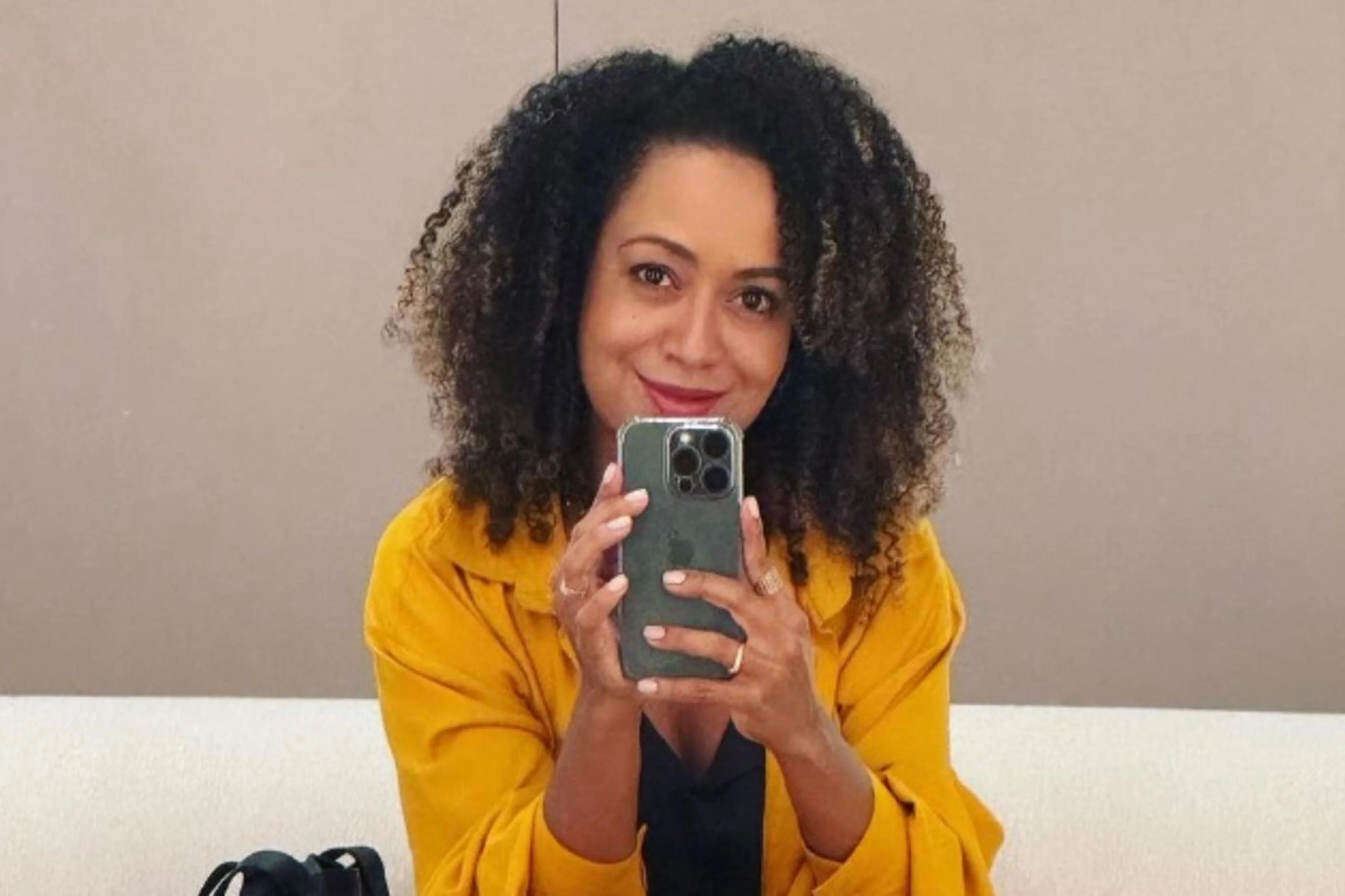 @arethaoliveiraoficial / Instagram/Reprodução